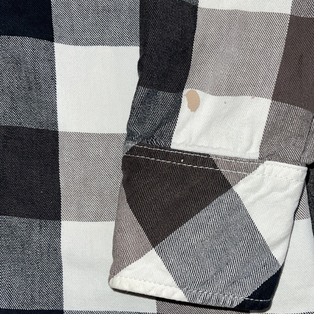 Well worn flannel - Picture 4 of 5